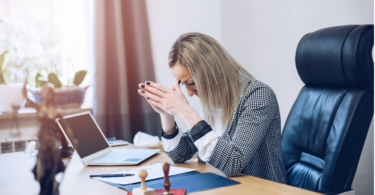 “Donne che pensano troppo”: la ruminazione come fenomeno sociale o di genere?